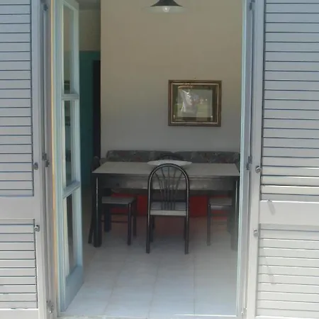 Casa Girasole Sulla Spiaggia 3 *